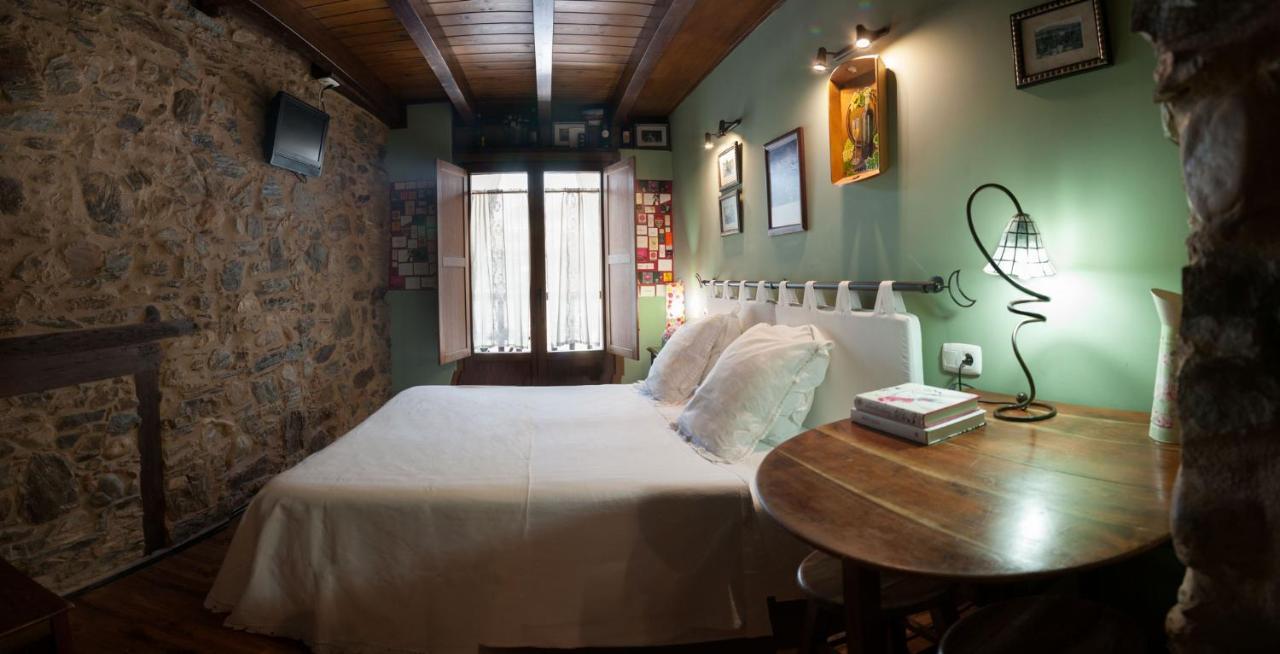 Micro-Hostal La Puerta Del Perdon Villafranca Del Bierzo Eksteriør billede
